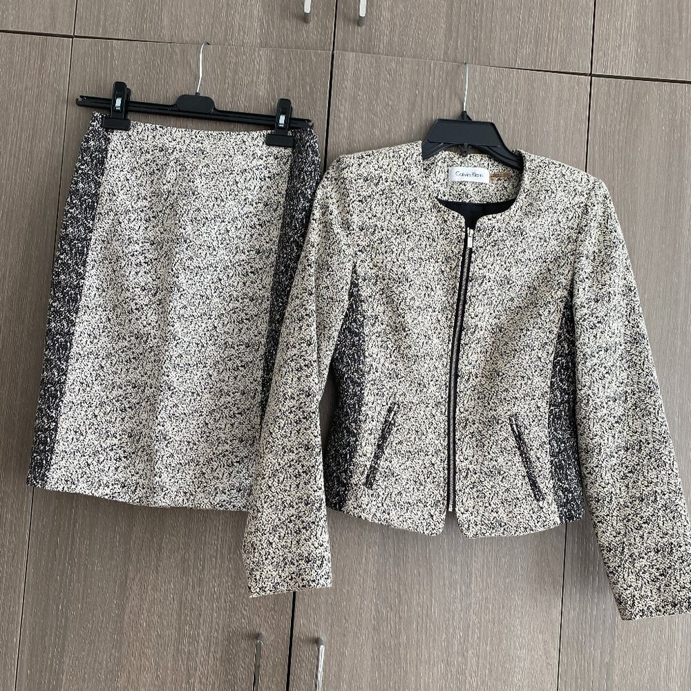 Calvin Klein Textured Black & Cream Skirt Suit – Size 2
